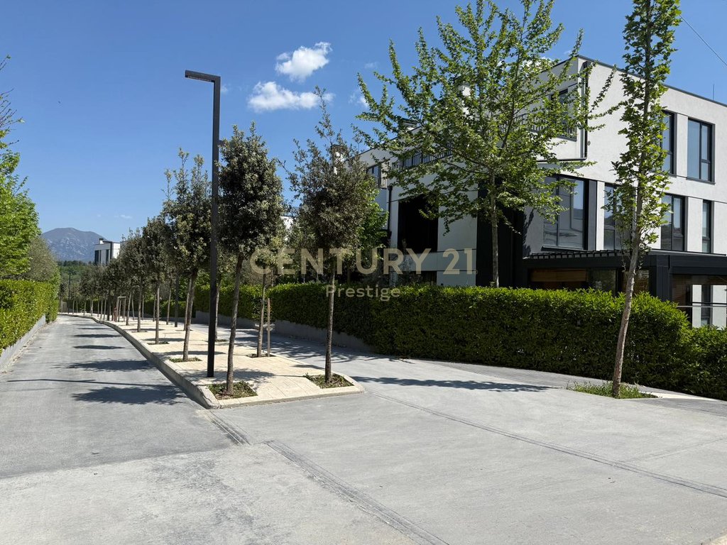 Apartament 3+1+2+post parkimi me qira, "Forest Residence", liqeni i thate!