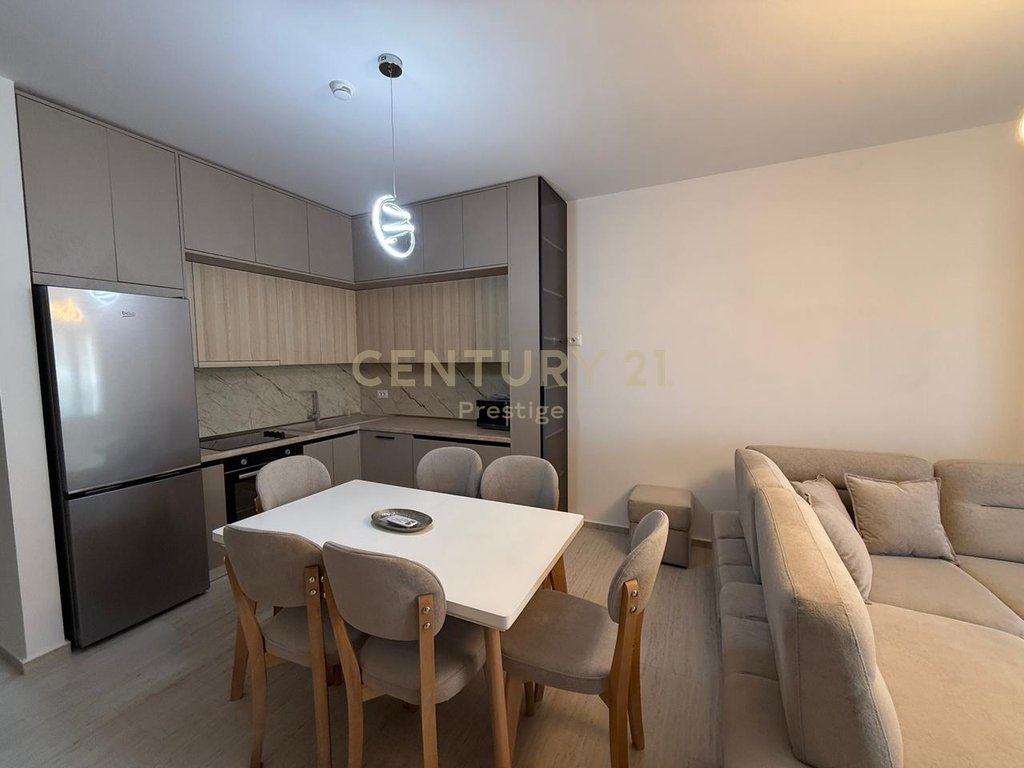 Apartament 3+1+2+post parkimi me qira, "Forest Residence", liqeni i thate!