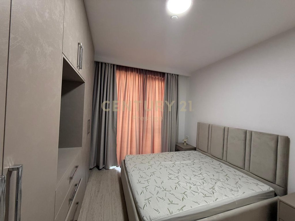 Apartament 3+1+2+post parkimi me qira, "Forest Residence", liqeni i thate!