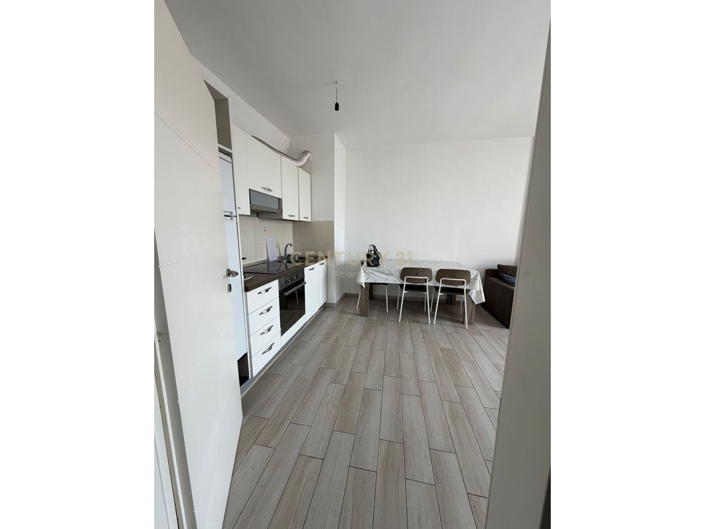 Apartament 1+1 me qira në zonën stacioni i trenit, Durrës. (5)