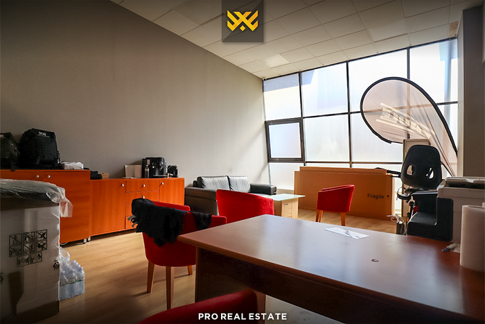 Locale commerciale di 173m² in affitto a dragodan.