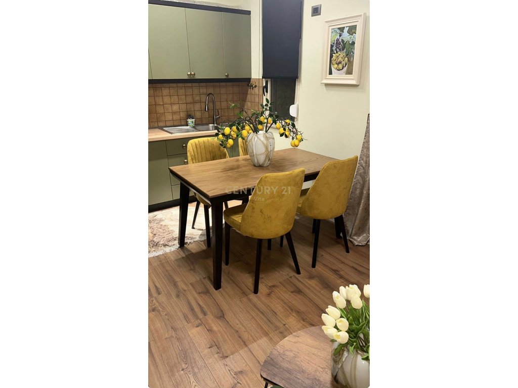 Apartament 1+1 me qera tek muzeumi i deshmoreve , durres !!! (3)