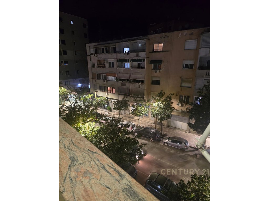 Apartament 1+1 me qera tek muzeumi i deshmoreve , durres !!! (7)