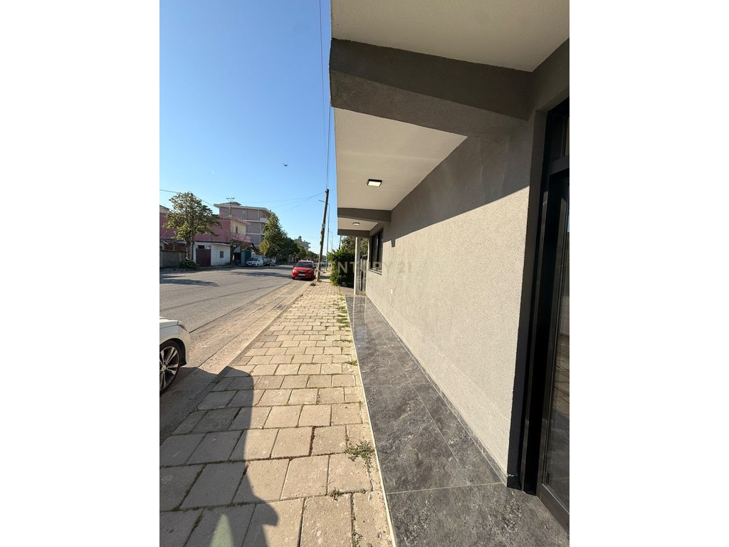Gewerbefläche zur miete in der aleksander goga straße, Durrës! (3)