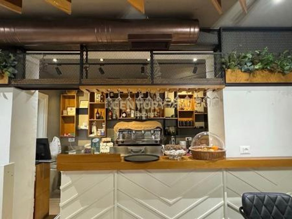 Shitet ambient komercial dhe biznes bar piceri ne don bosko! (2)