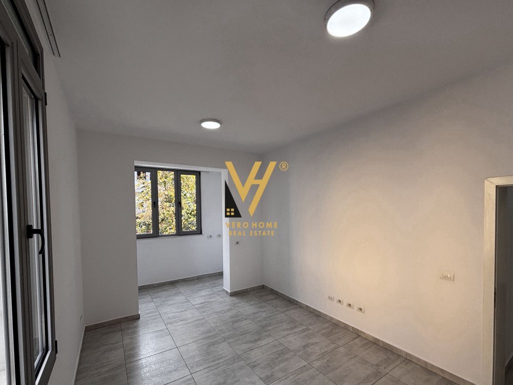 Aluga-se 75 m² escritório na rua dibres 500 euro