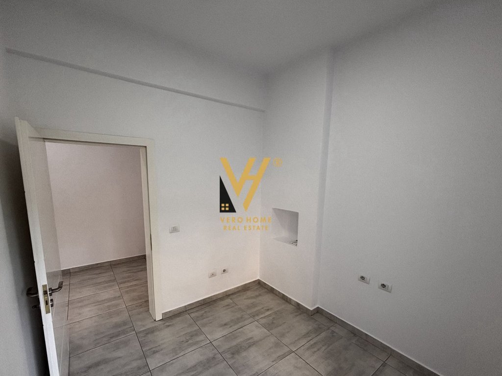 Aluga-se 75 m² escritório na rua dibres 500 euro