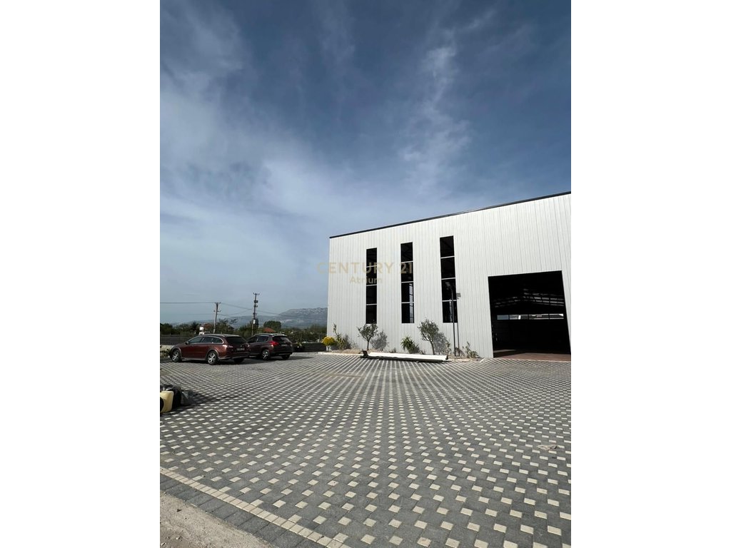 Entrepôt industriel en location, grand espace + cour fonctionnelle (3)