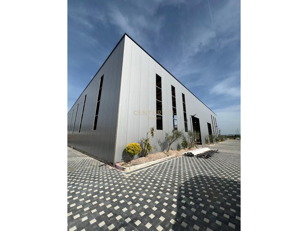 Entrepôt industriel en location, grand espace + cour fonctionnelle (6)