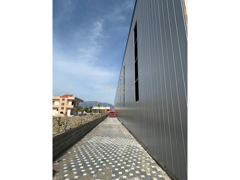 Entrepôt industriel en location, grand espace + cour fonctionnelle (7)