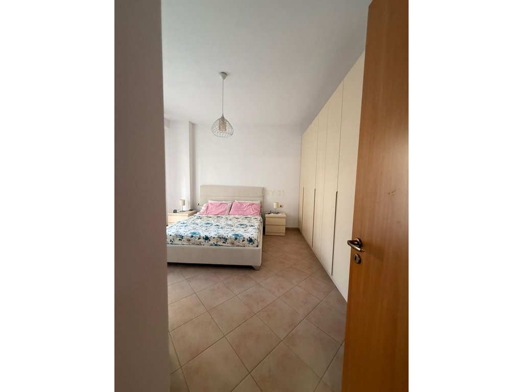 Apartamento 1+1 en venta en “Rruga E Cipajve”, Vlorë!! (7)