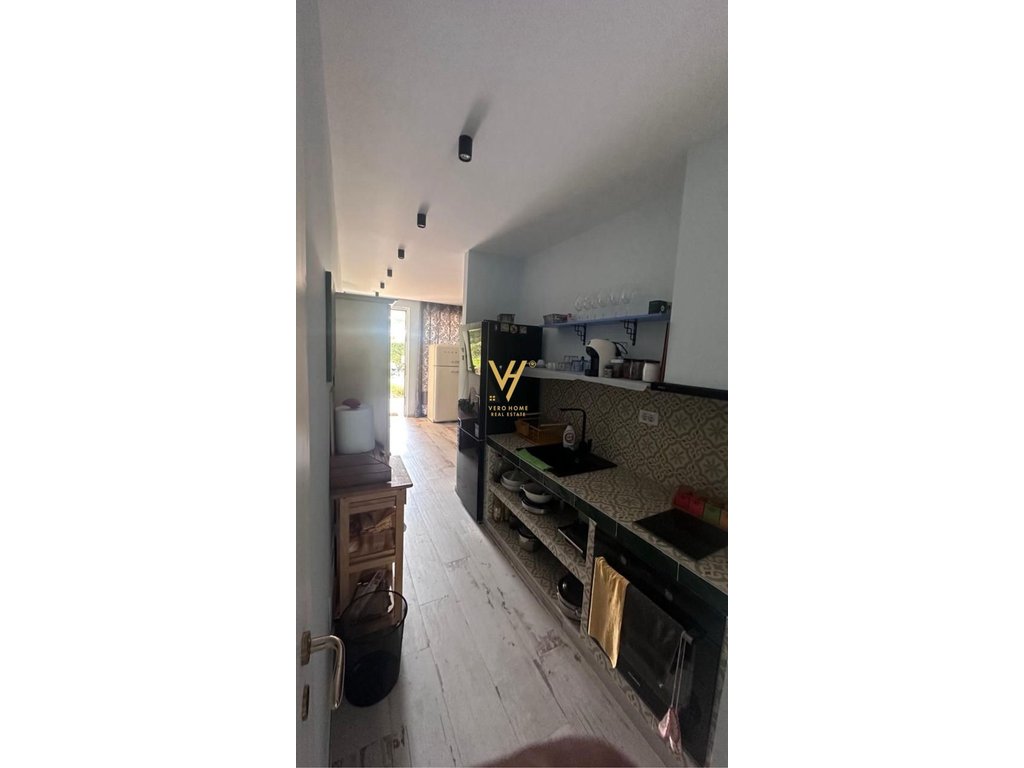 Shitet apartament 2+1+oborr te gjiri i lalzit 300.000 euro