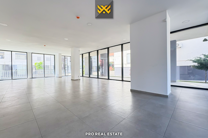 Espaço comercial 116m² para alugar em Mati 1