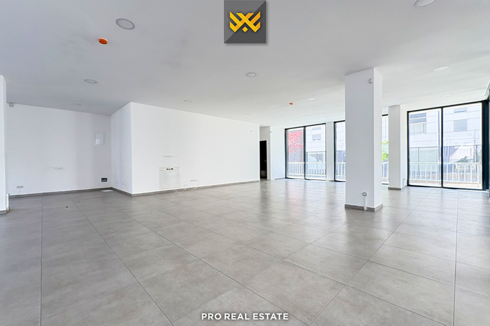 Espaço comercial 116m² para alugar em Mati 1