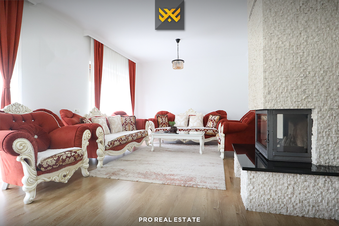 Casa di 659m² in vendita a sofali.