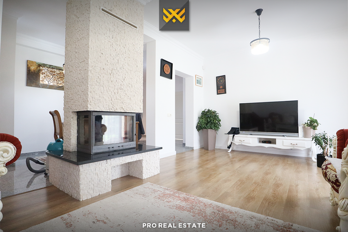 Casa di 659m² in vendita a sofali.