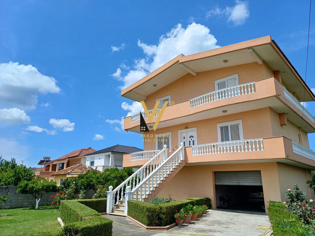 Villa in affitto con 3 piani a kryengritja e fierit, Fier 2.500 euro