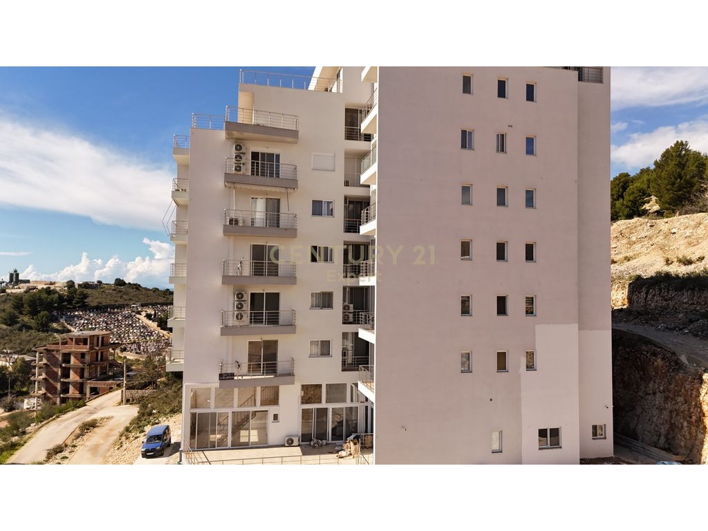 Sarandë, shesim apartament 1+1 në portin e limionit