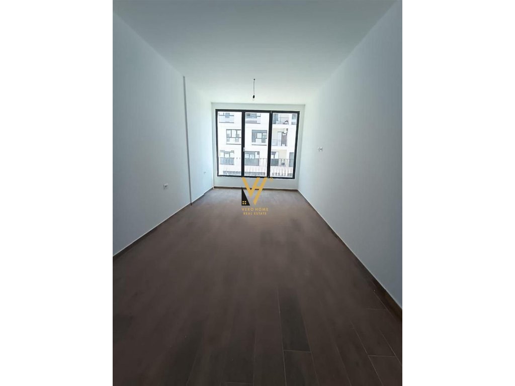 Se alquila 150 m² con vivienda en xhamllik, complejo zirkon 95.000 lek (2)