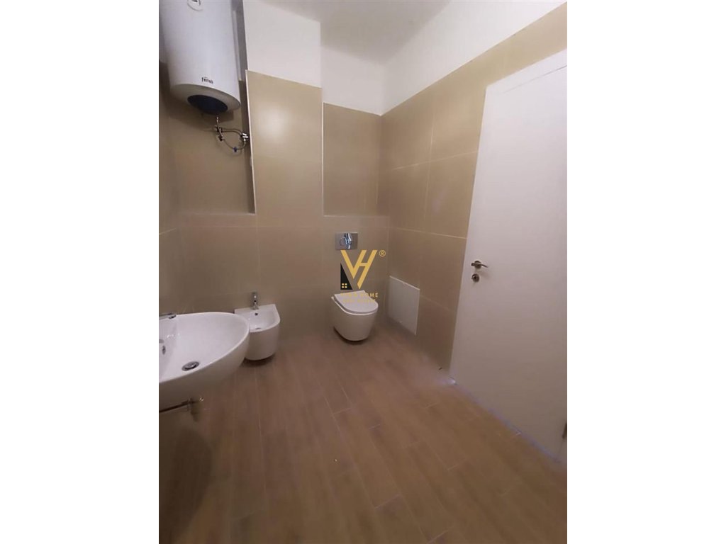 Se alquila 150 m² con vivienda en xhamllik, complejo zirkon 95.000 lek (5)