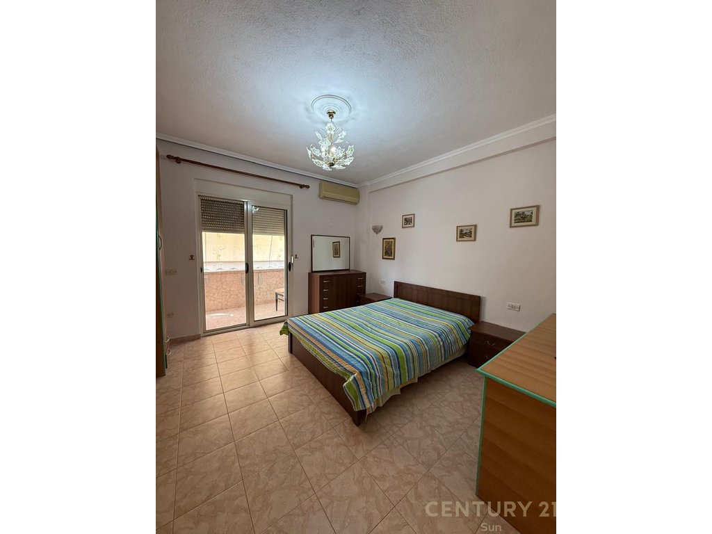 Apartamento en alquiler 2+1+2 + 2 balcones en la última estación de Tirana! (5)