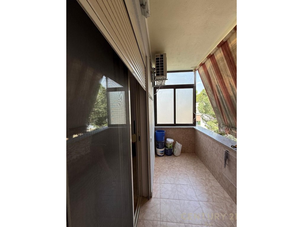 Apartamento en alquiler 2+1+2 + 2 balcones en la última estación de Tirana! (7)