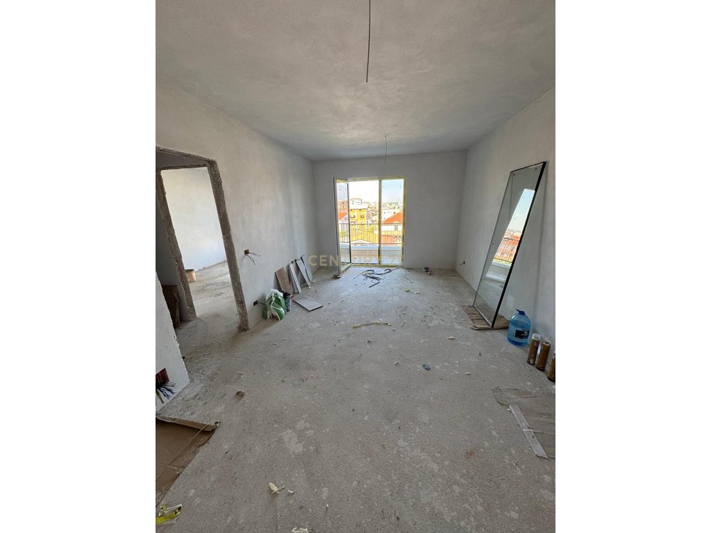 Shitet apartament 1+1 ne rrugen besa prane bulevardit te ri (3)