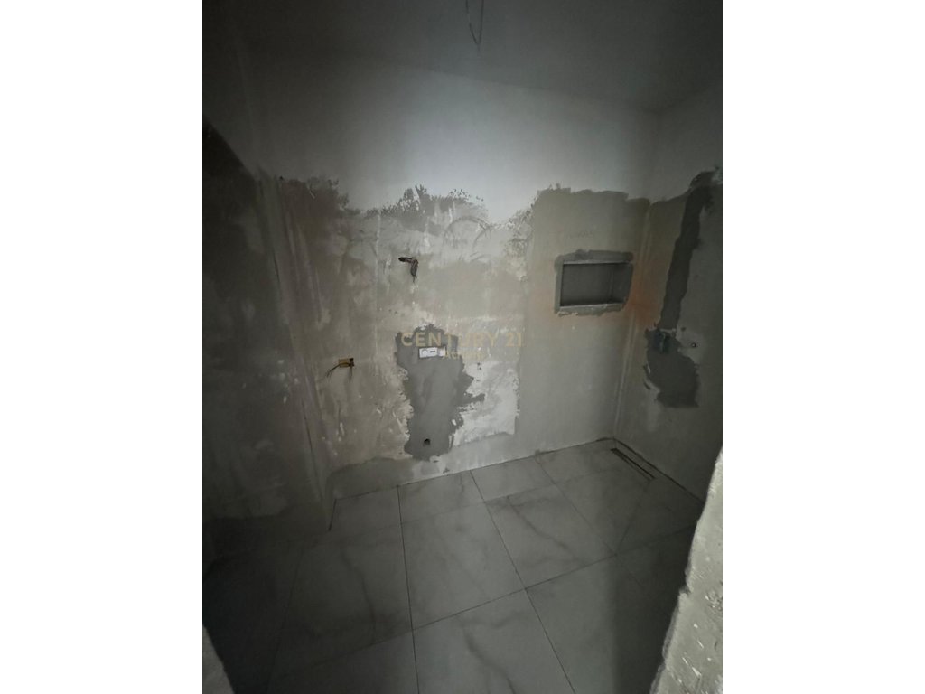 Shitet apartament 1+1 ne rrugen besa prane bulevardit te ri (5)