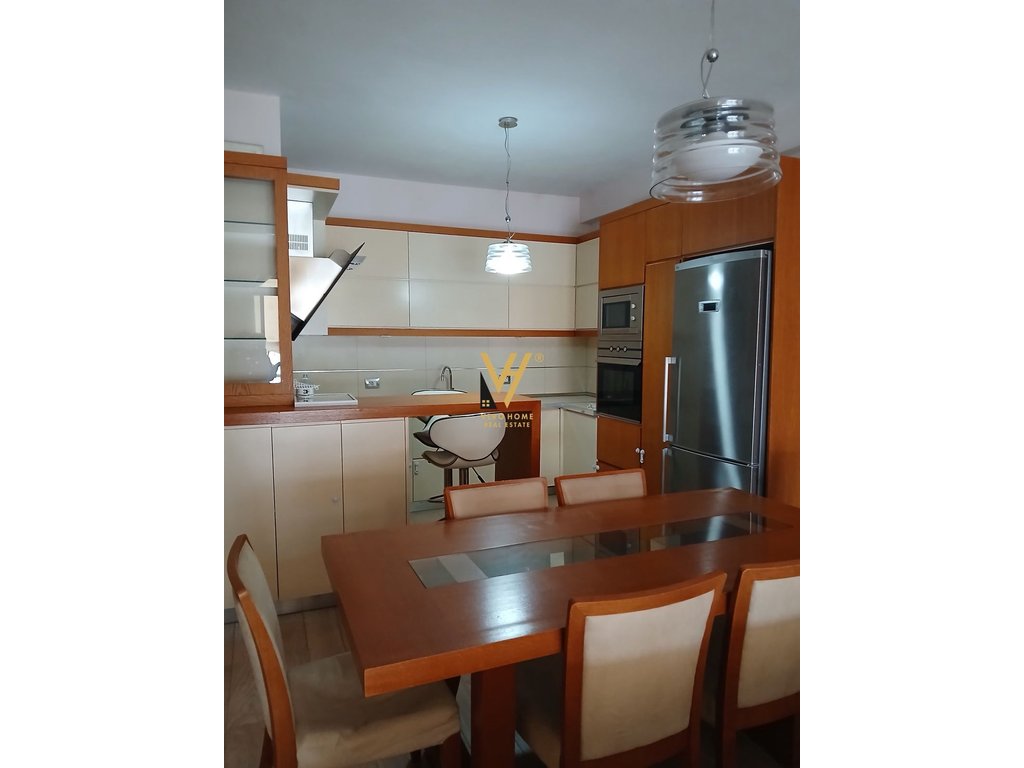 Jepet apartament 2+1+2 me qira te rruga peti 70.000 leke