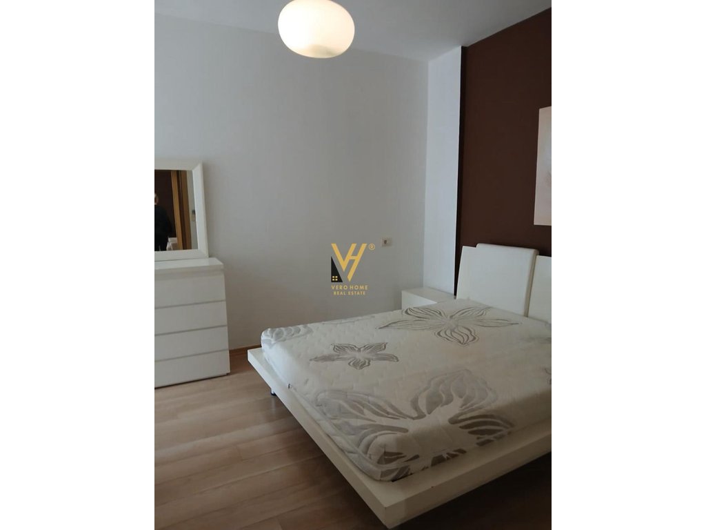 Jepet apartament 2+1+2 me qira te rruga peti 70.000 leke