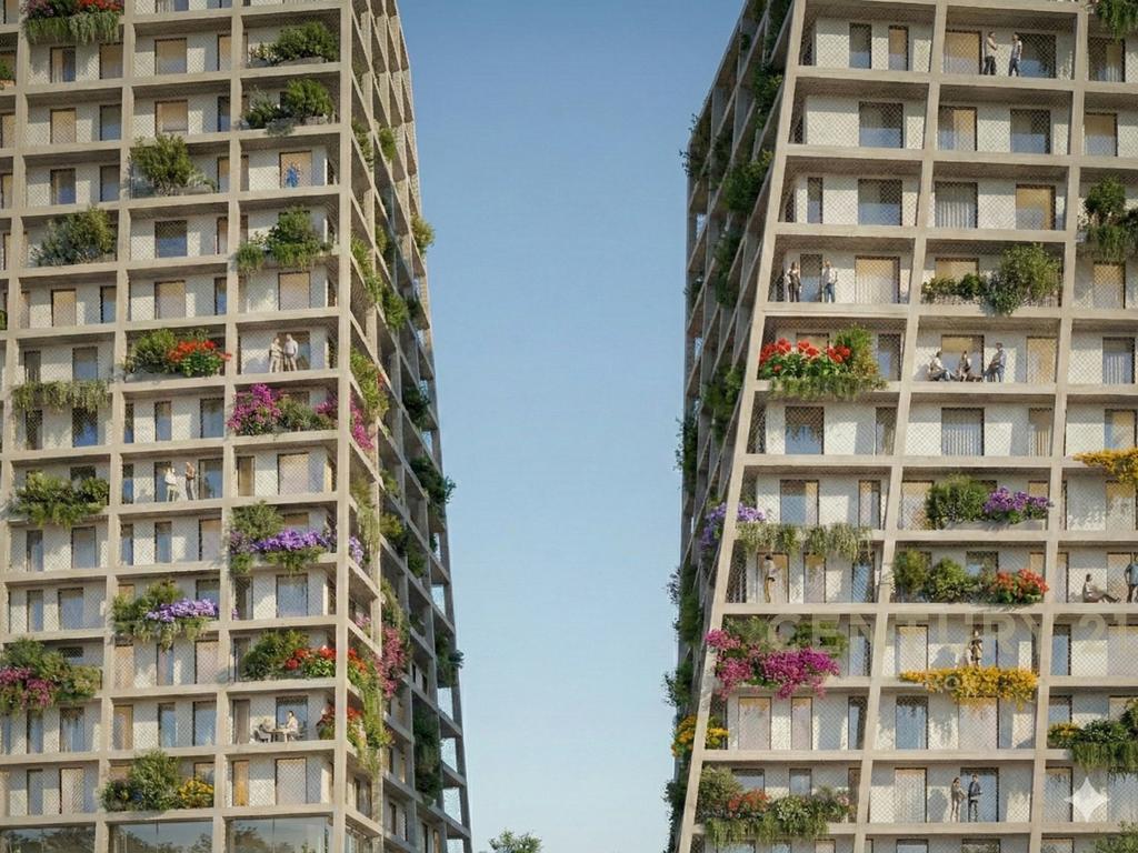 Shitet apartament 2+1 ne plazh!!
