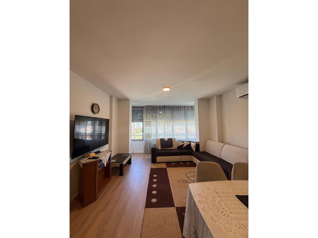 Shitet apartament 2+1 ne plazh!!
