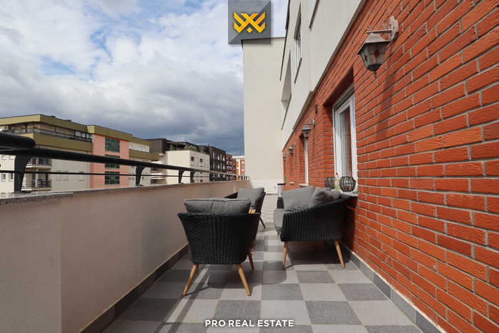 Banesë 112m² + 39m² me #qira në lagje të spitalit