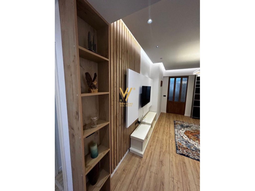 Jepet apartament 2+1+2 me qira te myslym shyri 1.000 euro