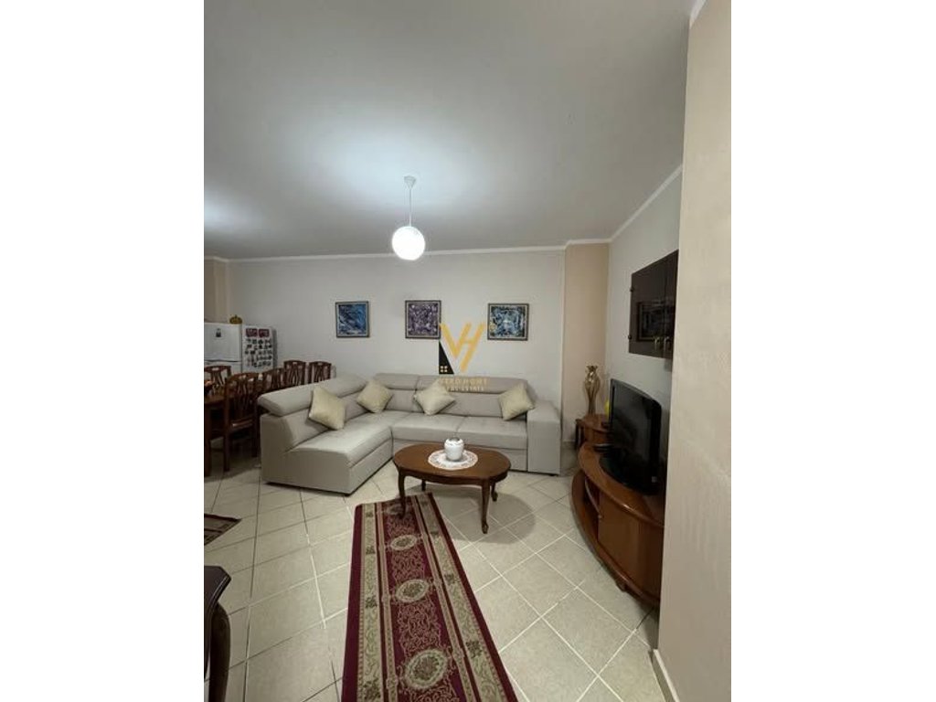 Appartamento in affitto 2+1+blocco vicino al centro kristal 65.000 leke