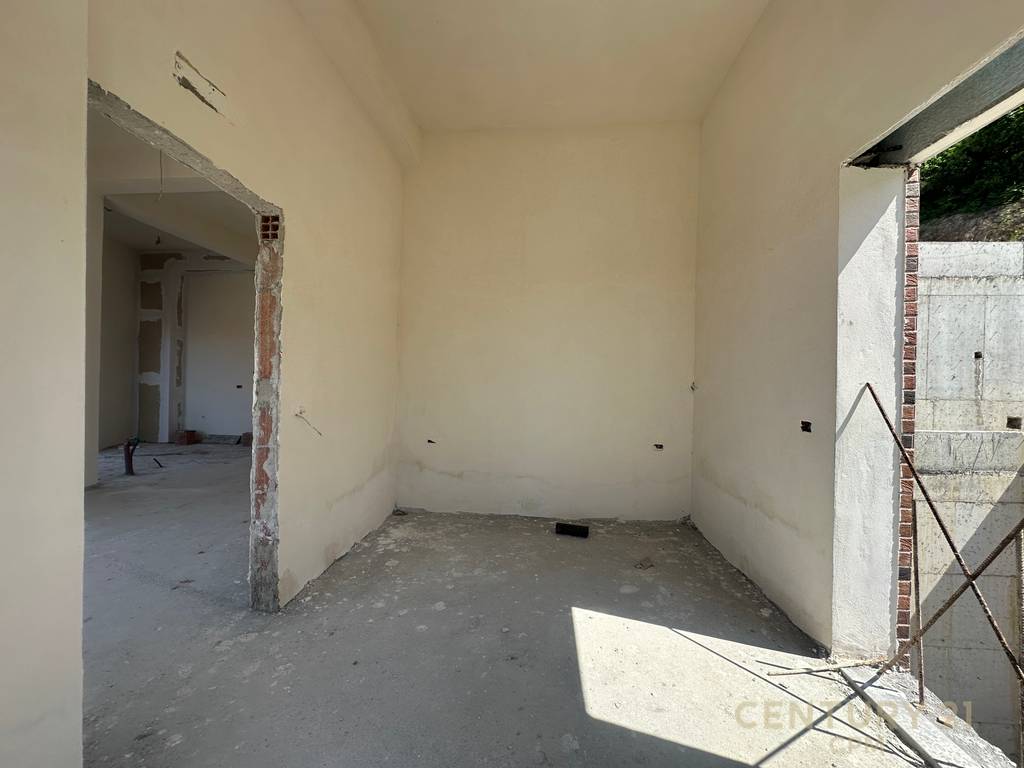 Triplex 4+1 à vendre à kodra e diellit residence 2