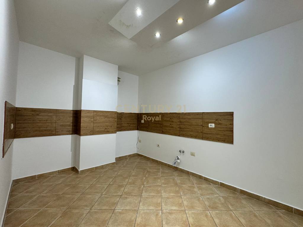 Triplex 4+1 à vendre à kodra e diellit residence 2