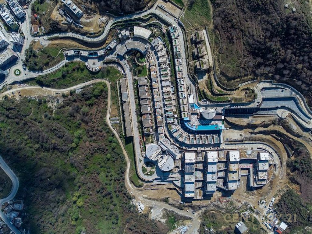 Triplex 3+1 à venda na kodra e diellit residence 2