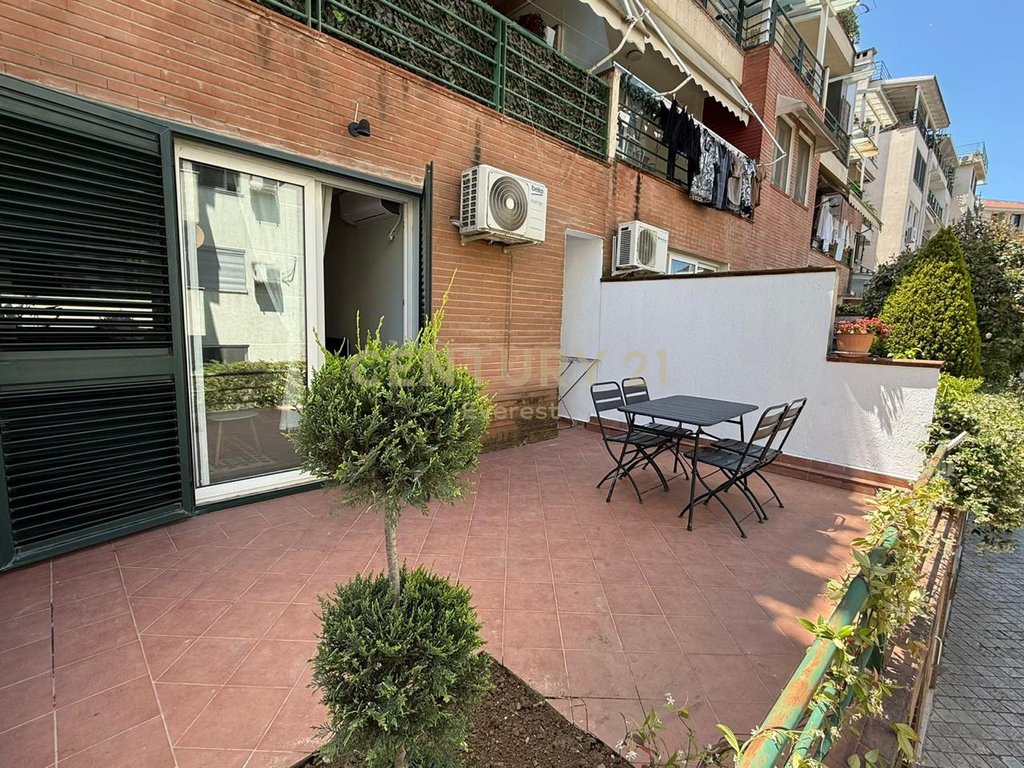 Triplex 3+1 à venda na kodra e diellit residence 2