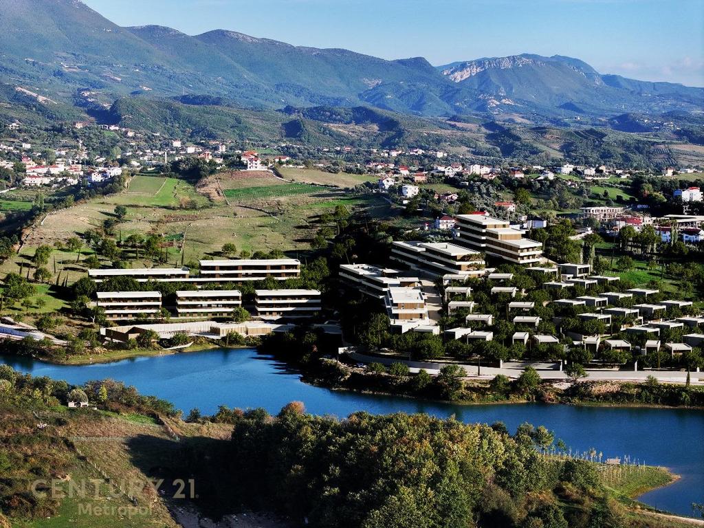 Apartament 2+1+2 me pamje ng liqeni, lake front, farkë! (3)