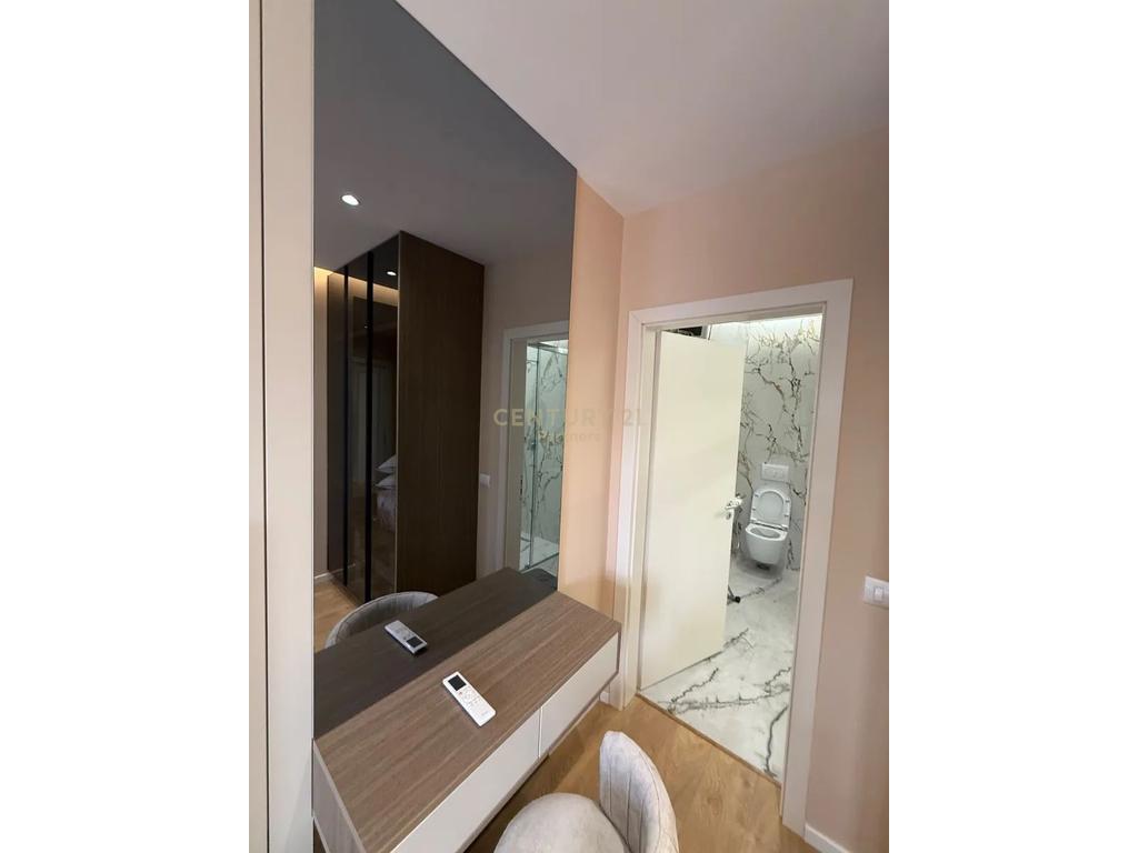 Shesim apartament 2+1+2 ne rrugen e durrsit perballe colosseo !! (5)