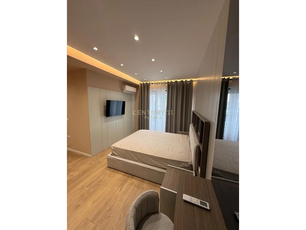 Shesim apartament 2+1+2 ne rrugen e durrsit perballe colosseo !! (7)