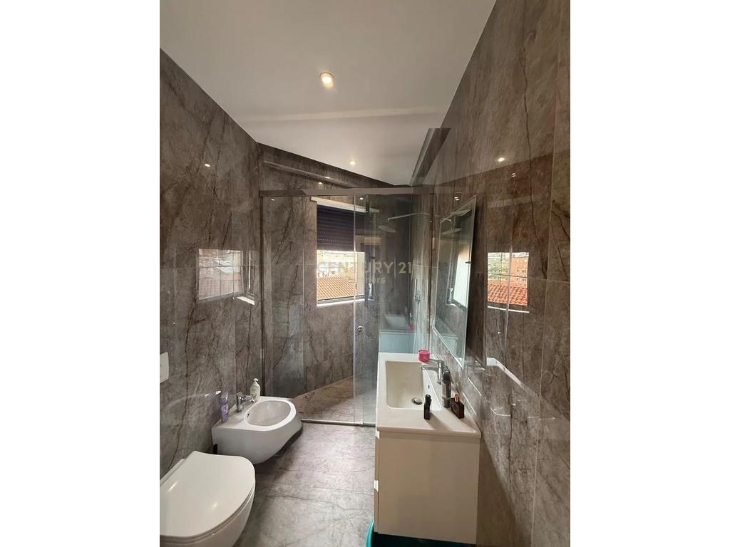 Shesim apartament 2+1+2 ne rrugen e durrsit perballe colosseo !! (8)