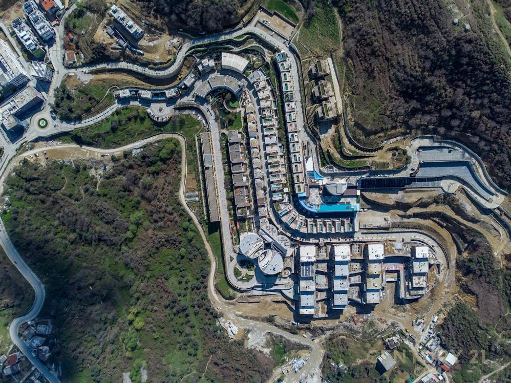 Triblex en venta en la residencia kodra e dielit