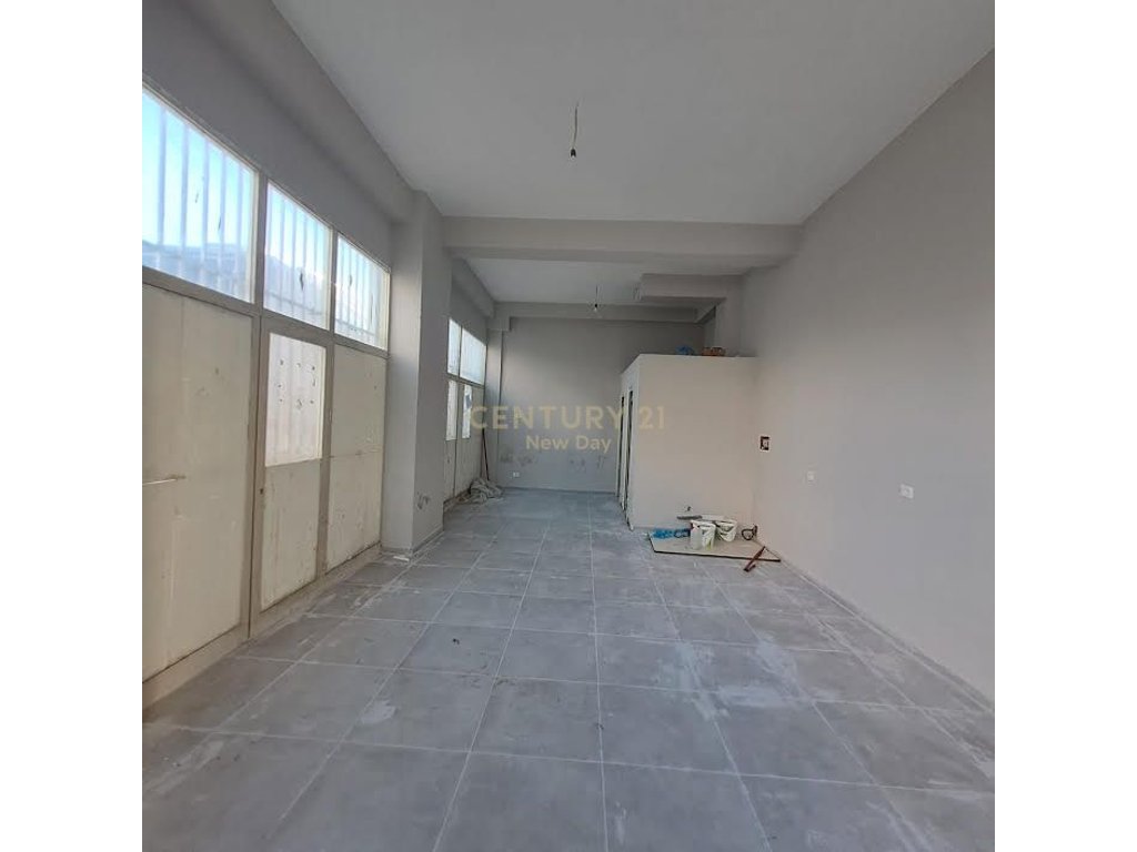 Tienda en venta cerca de ish urt