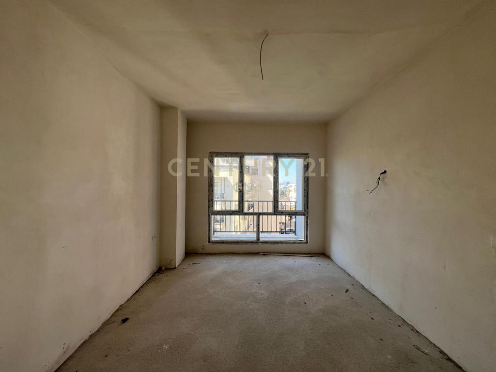 Shesim apartament 1+1 prane spitalit amerikan 2! (4)