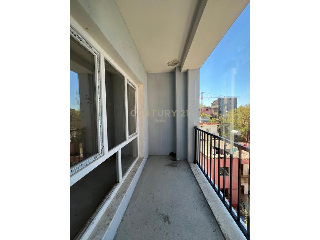 Shesim apartament 1+1 prane spitalit amerikan 2! (7)