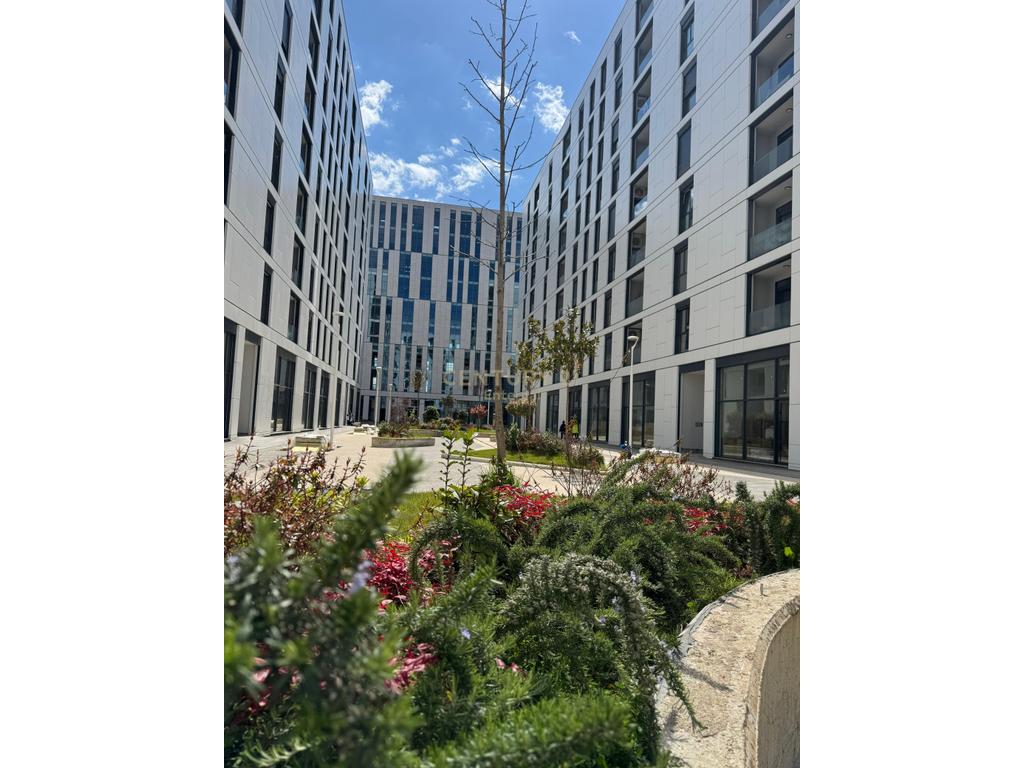 Apartament 2+1+2+post parkimi në shitje akses Tirana