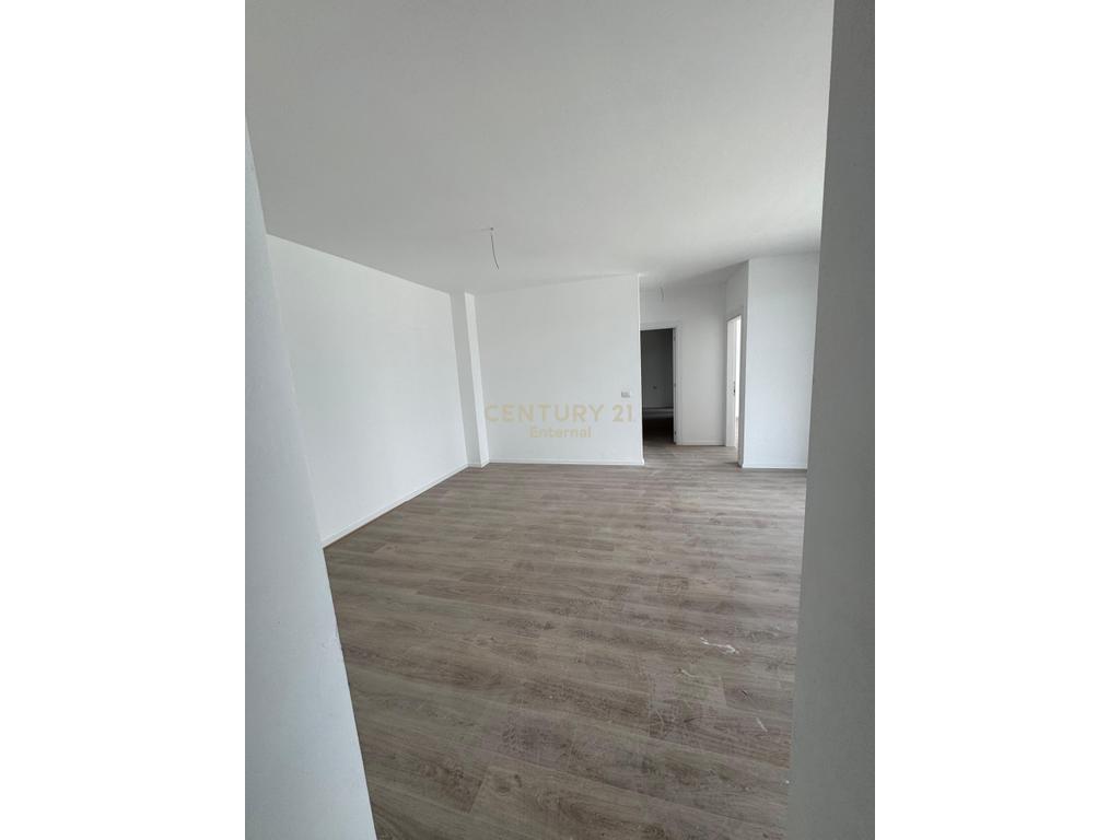 Apartament 2+1+2+post parkimi në shitje akses Tirana (2)