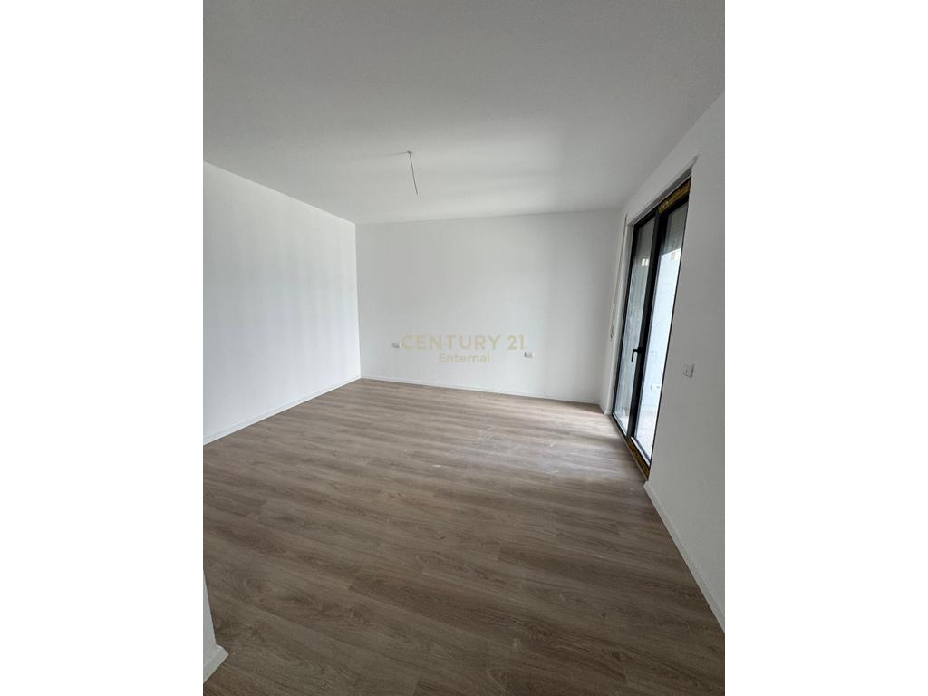 Apartament 2+1+2+post parkimi në shitje akses Tirana (4)